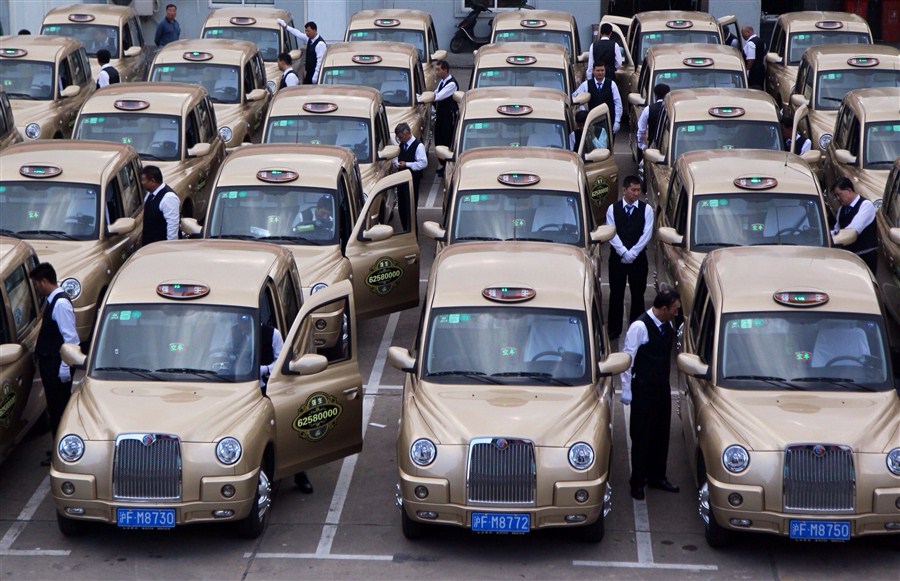 London Taxis Appear On City Streets Shanghai Daily