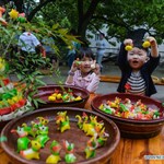 People greet upcoming 'lixia' with folk custom in E China