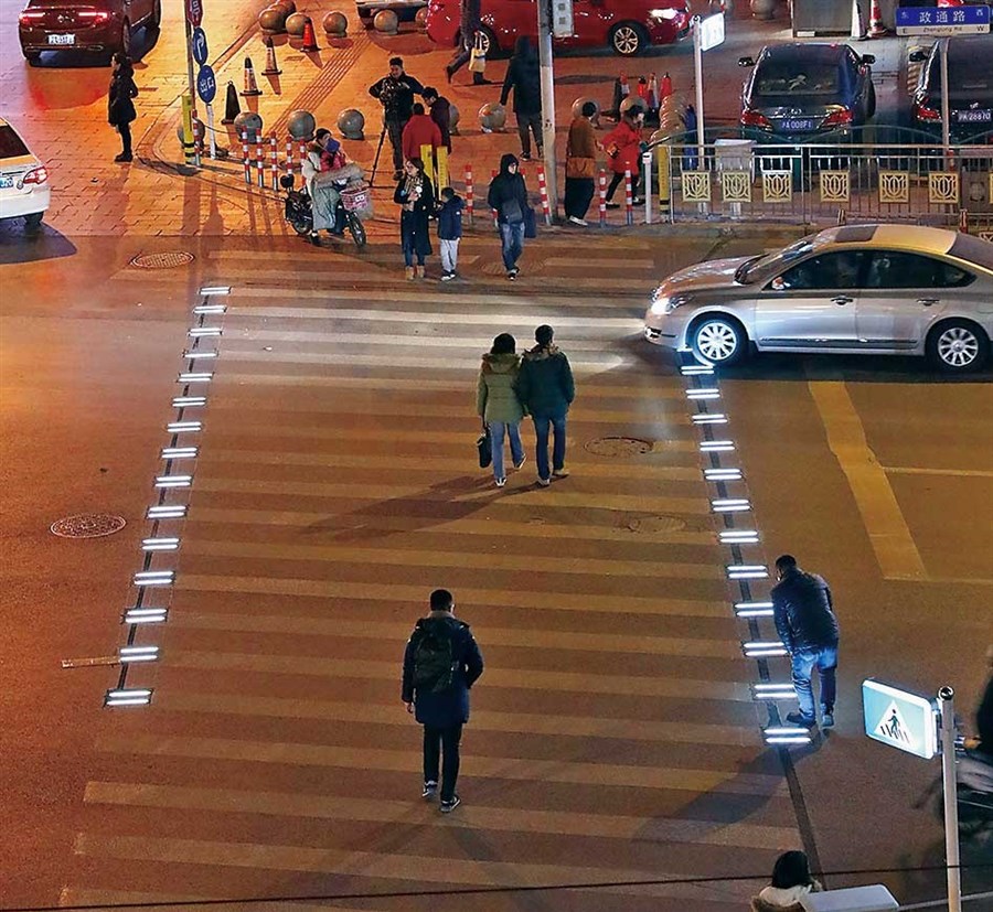 Yangpu tries out a lighted zebra crossing | Shanghai Daily