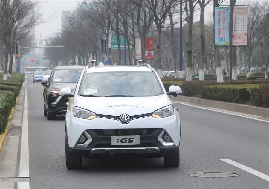 Shanghai Issues First Road Testing Licenses To Smart Car Makers Co Front And Nio S Es8 Cruise On Their First Open Road Test In Shanghai After The Two Companies Received China Licenses To Smart Cars
